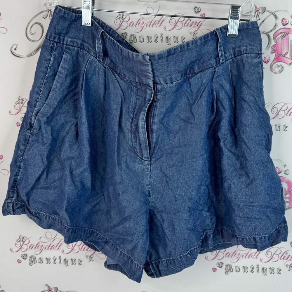 Ann Taylor shorts denim style blue Indigo Casual Shorts pockets belt loops